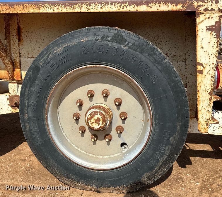 image for item DQ1483 Equipment trailer