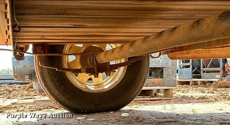 image for item DQ1487 2006 Load Trail  Utility trailer