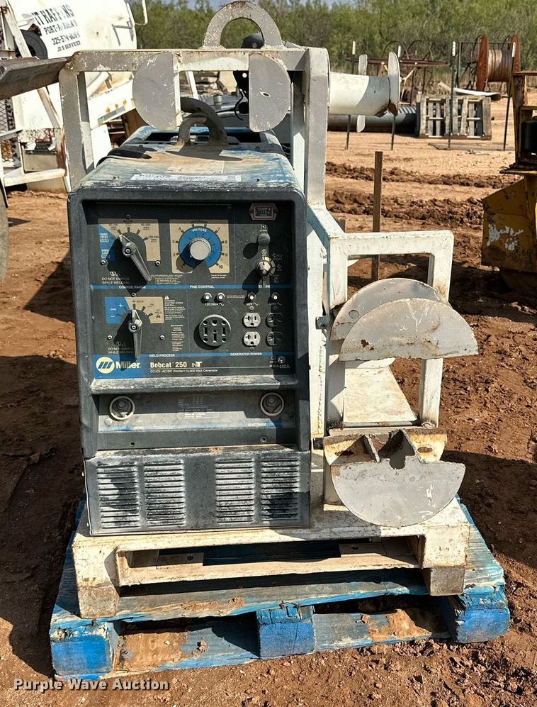 image for item DQ1489 Miller Bobcat 250  welder/generator