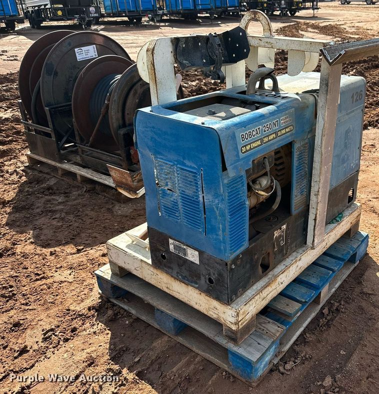 image for item DQ1489 Miller Bobcat 250  welder/generator