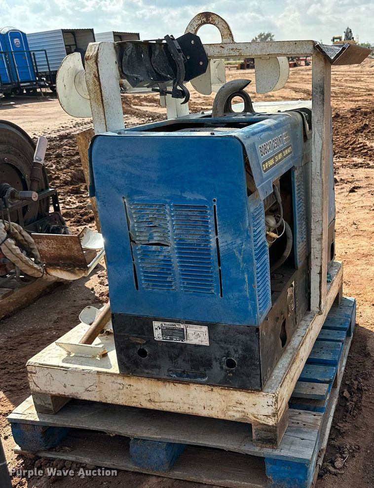 image for item DQ1489 Miller Bobcat 250  welder/generator