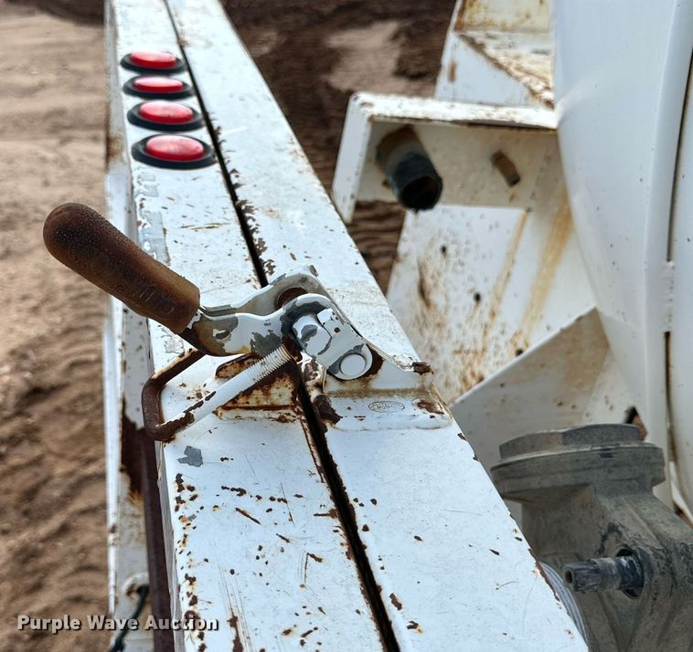 image for item DQ1493 Vacuum tank bed