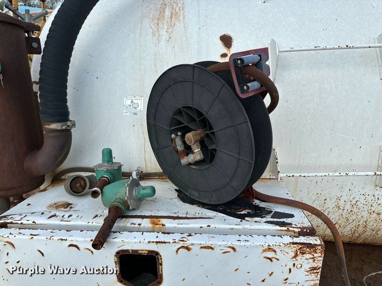 image for item DQ1493 Vacuum tank bed