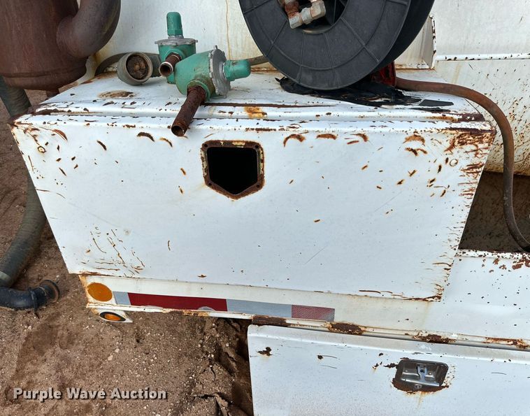 image for item DQ1493 Vacuum tank bed