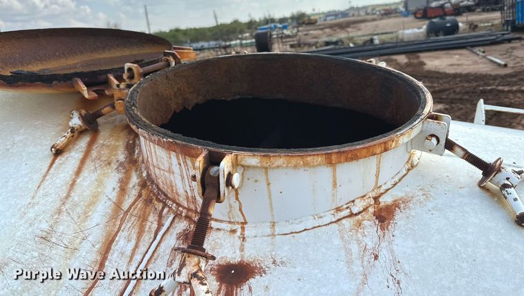 image for item DQ1493 Vacuum tank bed