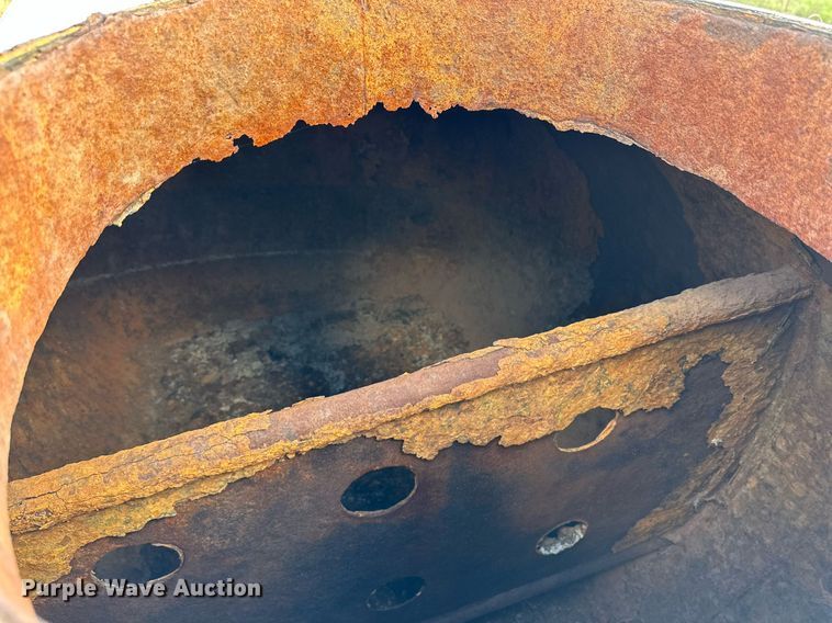 image for item DQ1493 Vacuum tank bed