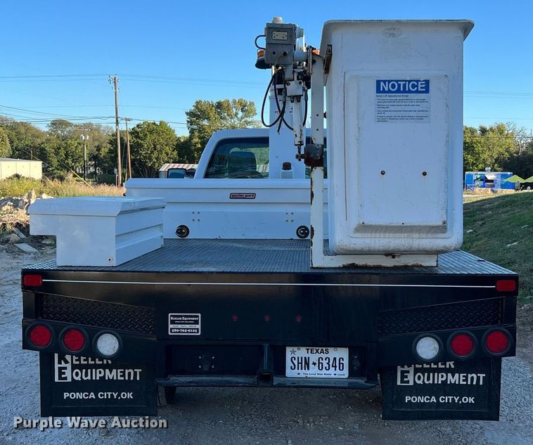 image for item DQ2235 2012 Ford F450 Super Duty XL  bucket truck