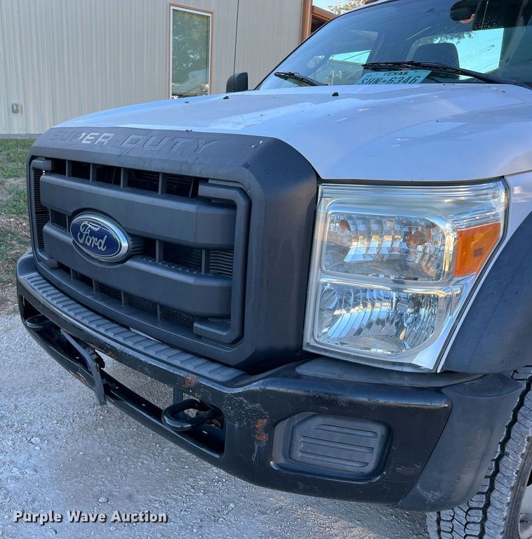 image for item DQ2235 2012 Ford F450 Super Duty XL  bucket truck