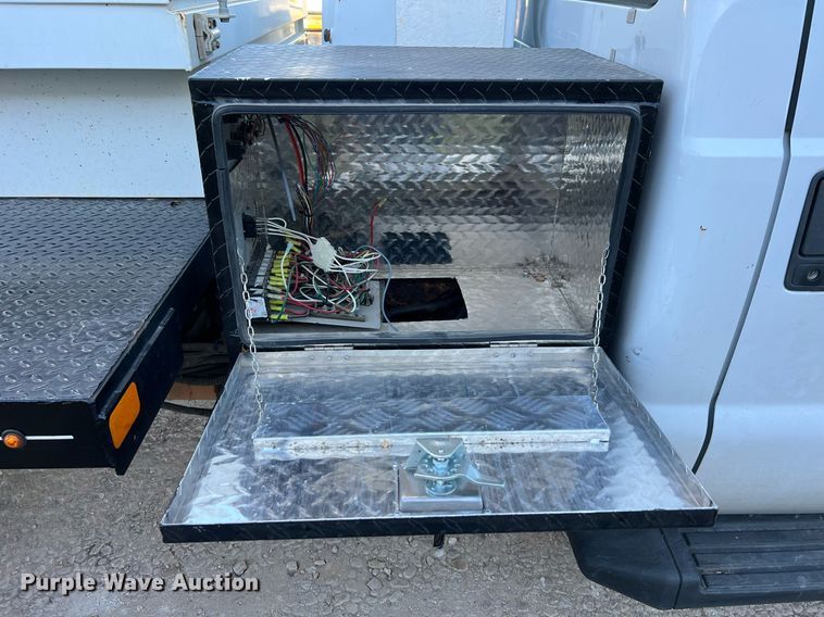 image for item DQ2235 2012 Ford F450 Super Duty XL  bucket truck