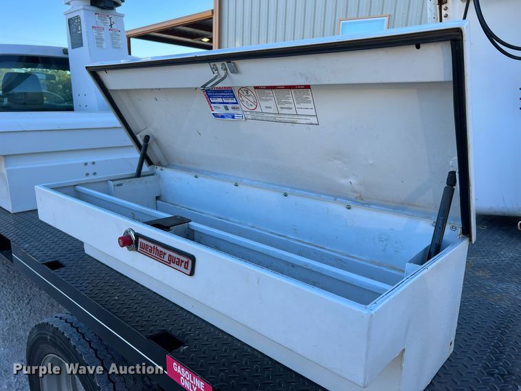 image for item DQ2235 2012 Ford F450 Super Duty XL  bucket truck