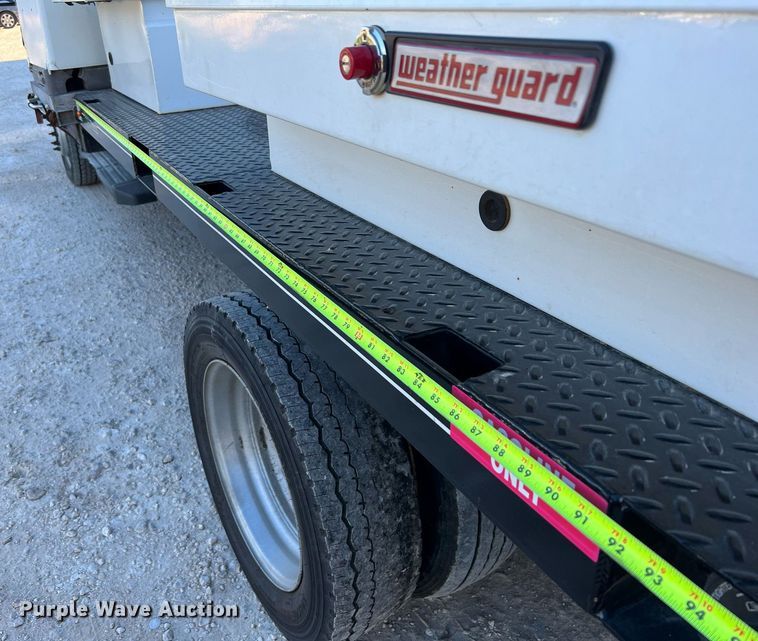 image for item DQ2235 2012 Ford F450 Super Duty XL  bucket truck