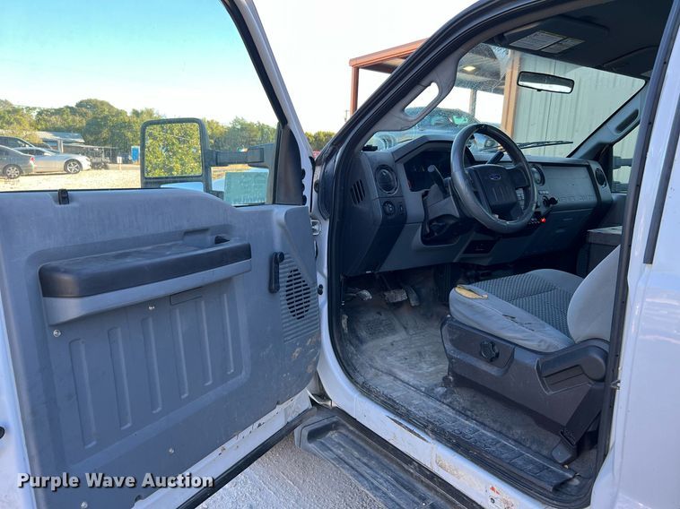 image for item DQ2235 2012 Ford F450 Super Duty XL  bucket truck