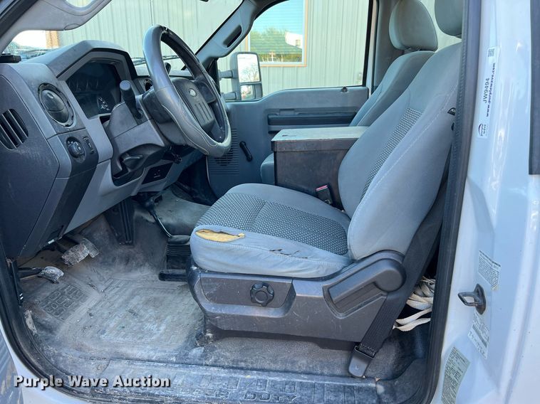 image for item DQ2235 2012 Ford F450 Super Duty XL  bucket truck