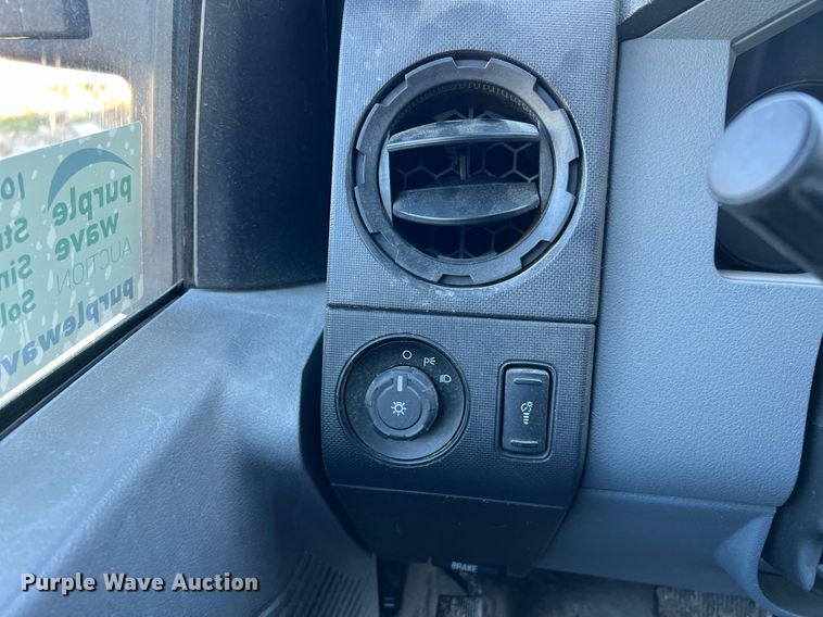 image for item DQ2235 2012 Ford F450 Super Duty XL  bucket truck