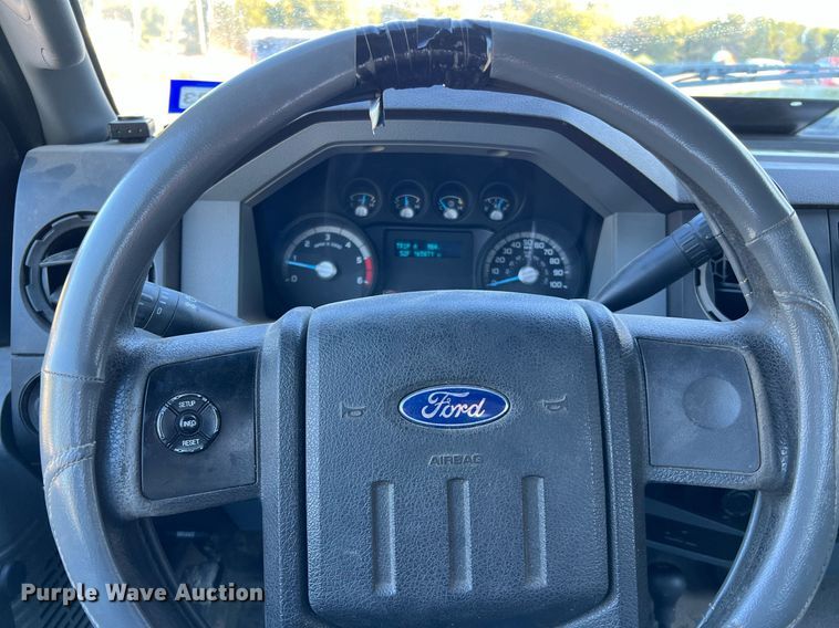 image for item DQ2235 2012 Ford F450 Super Duty XL  bucket truck