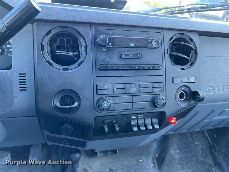 image for item DQ2235 2012 Ford F450 Super Duty XL  bucket truck