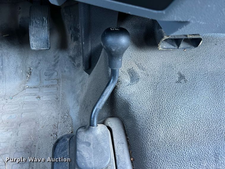 image for item DQ2235 2012 Ford F450 Super Duty XL  bucket truck