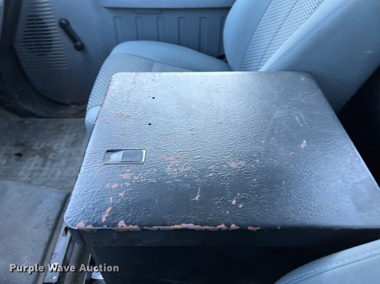 image for item DQ2235 2012 Ford F450 Super Duty XL  bucket truck