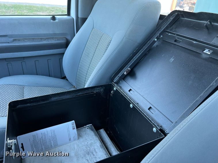 image for item DQ2235 2012 Ford F450 Super Duty XL  bucket truck