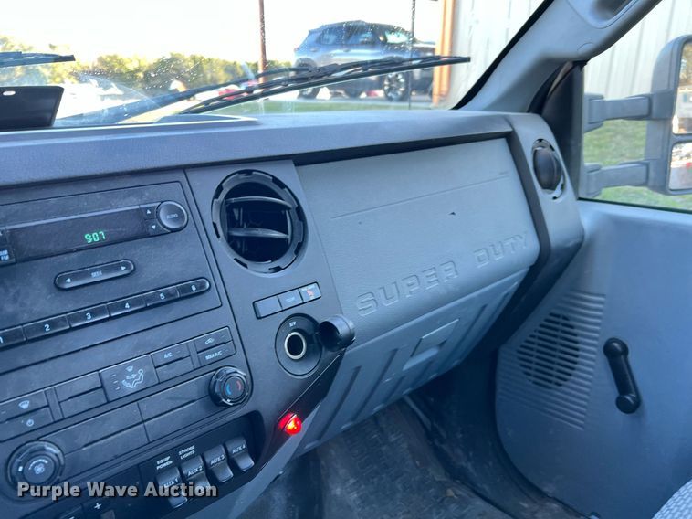 image for item DQ2235 2012 Ford F450 Super Duty XL  bucket truck