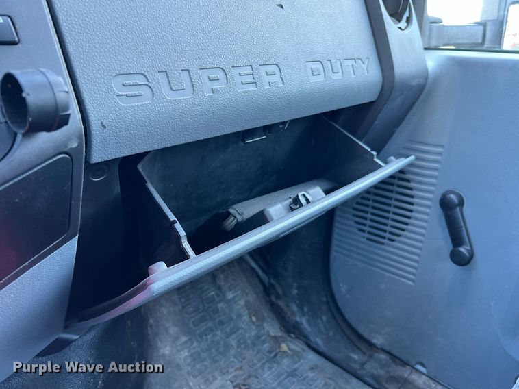 image for item DQ2235 2012 Ford F450 Super Duty XL  bucket truck