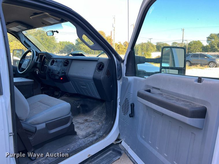 image for item DQ2235 2012 Ford F450 Super Duty XL  bucket truck