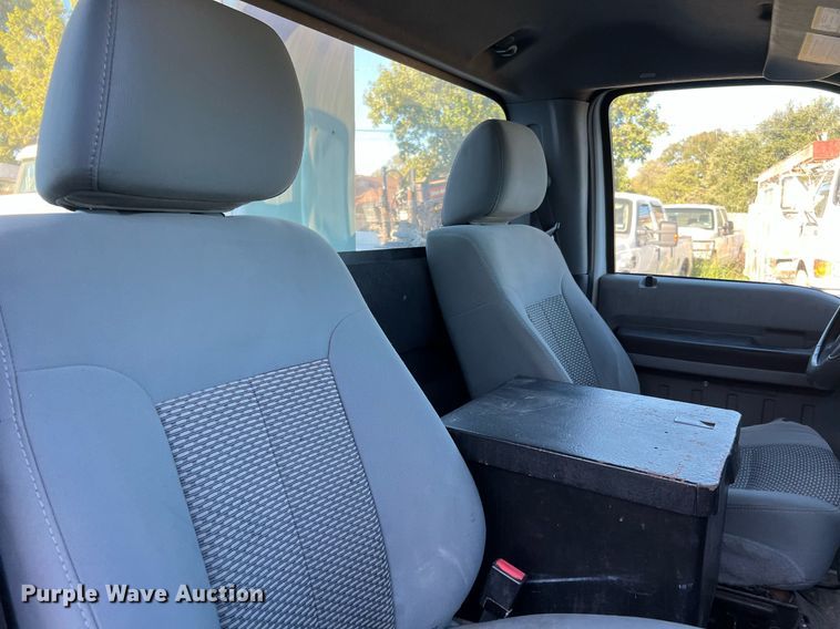 image for item DQ2235 2012 Ford F450 Super Duty XL  bucket truck