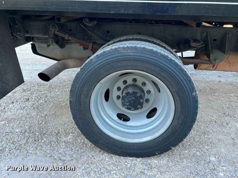 image for item DQ2235 2012 Ford F450 Super Duty XL  bucket truck