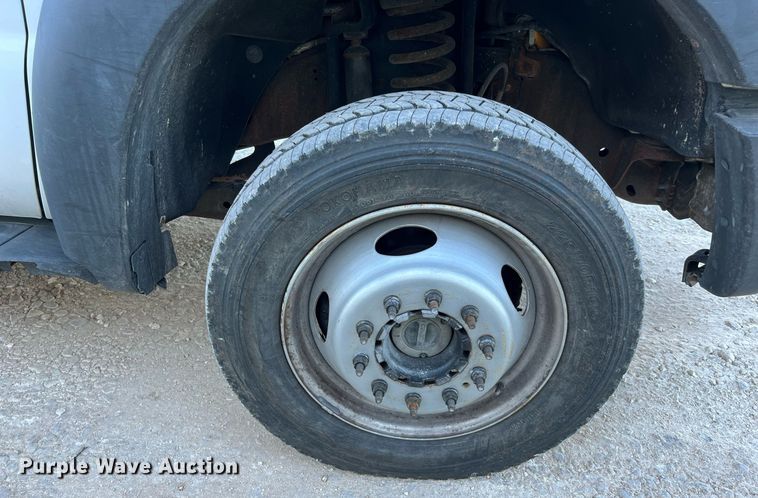 image for item DQ2235 2012 Ford F450 Super Duty XL  bucket truck