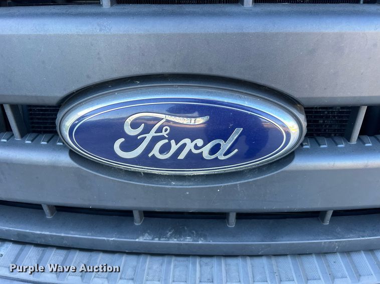 image for item DQ2235 2012 Ford F450 Super Duty XL  bucket truck