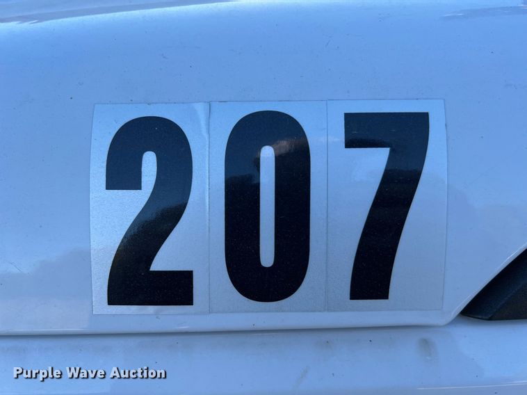 image for item DQ2235 2012 Ford F450 Super Duty XL  bucket truck