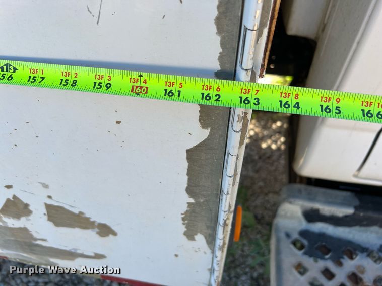 image for item DQ2236 2005 GMC C5500  bucket truck