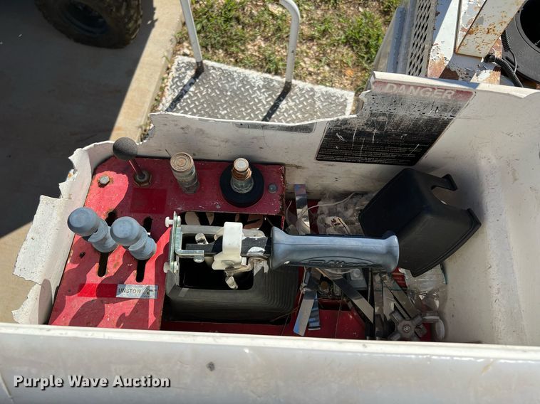 image for item DQ2236 2005 GMC C5500  bucket truck