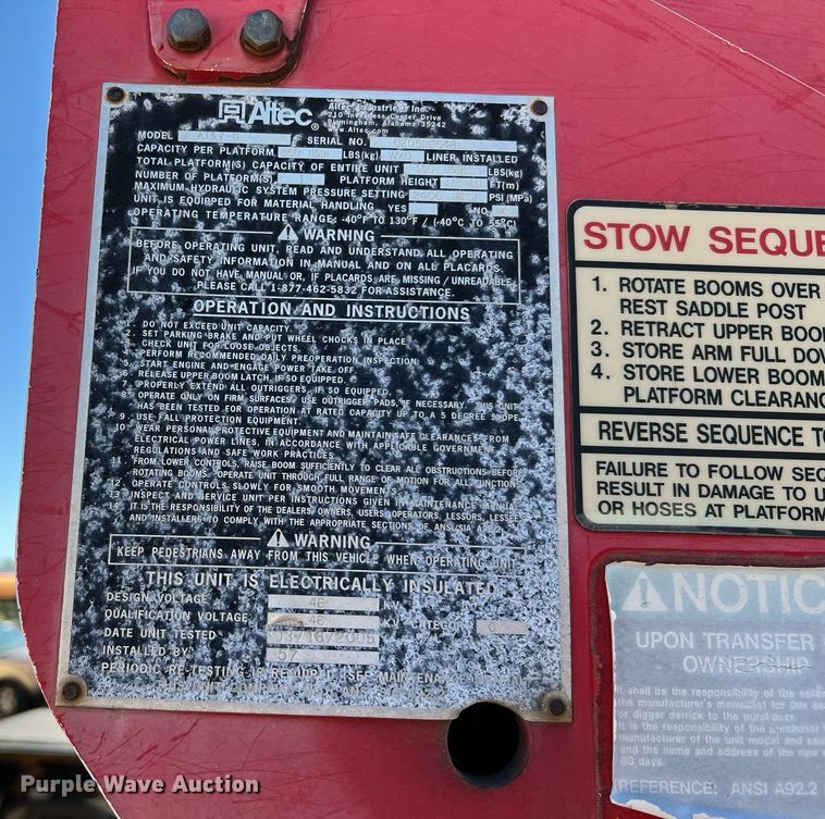 image for item DQ2236 2005 GMC C5500  bucket truck