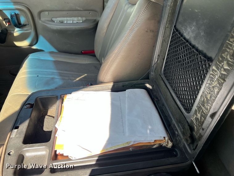 image for item DQ2236 2005 GMC C5500  bucket truck