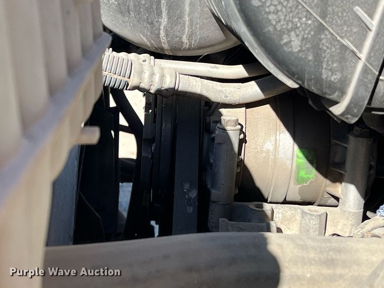 image for item DQ2236 2005 GMC C5500  bucket truck