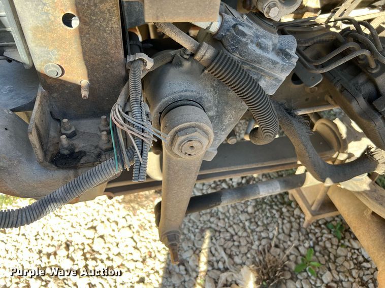 image for item DQ2236 2005 GMC C5500  bucket truck