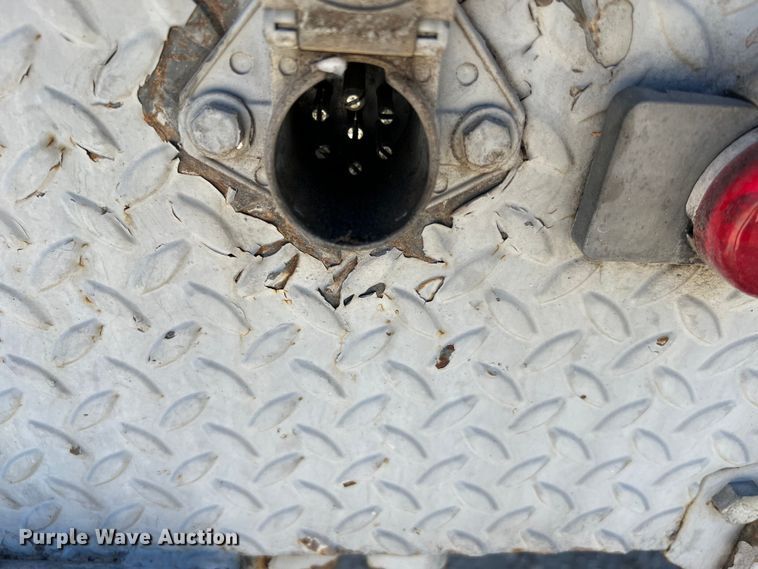 image for item DQ2237 1986 Ford F7000  bucket truck