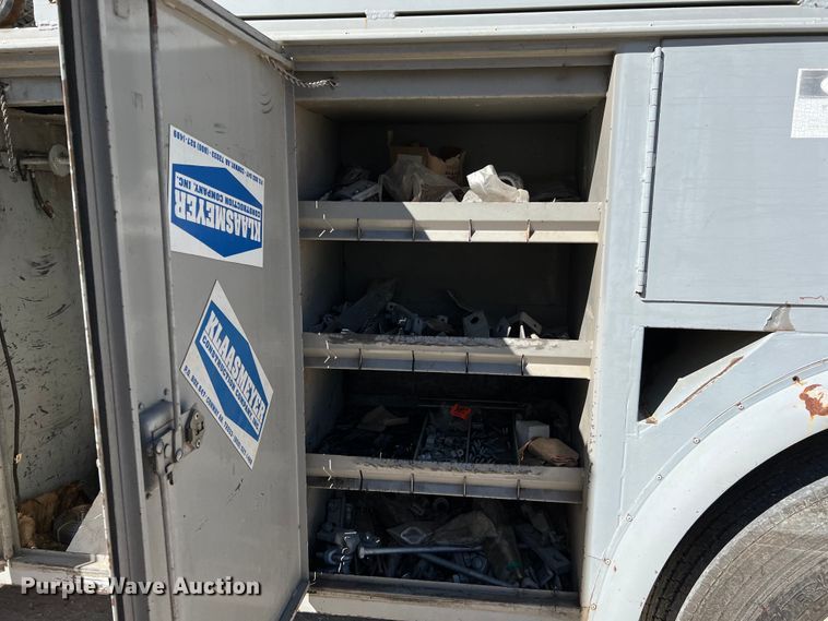 image for item DQ2237 1986 Ford F7000  bucket truck