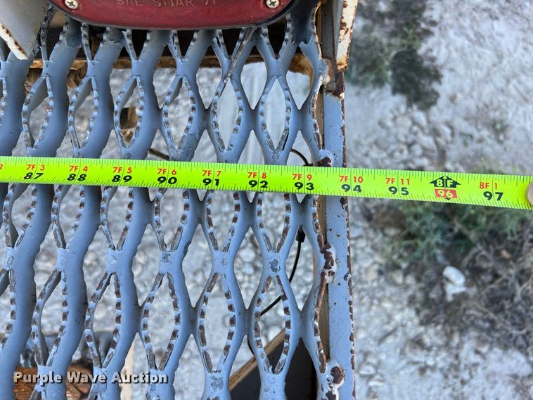 image for item DQ2237 1986 Ford F7000  bucket truck