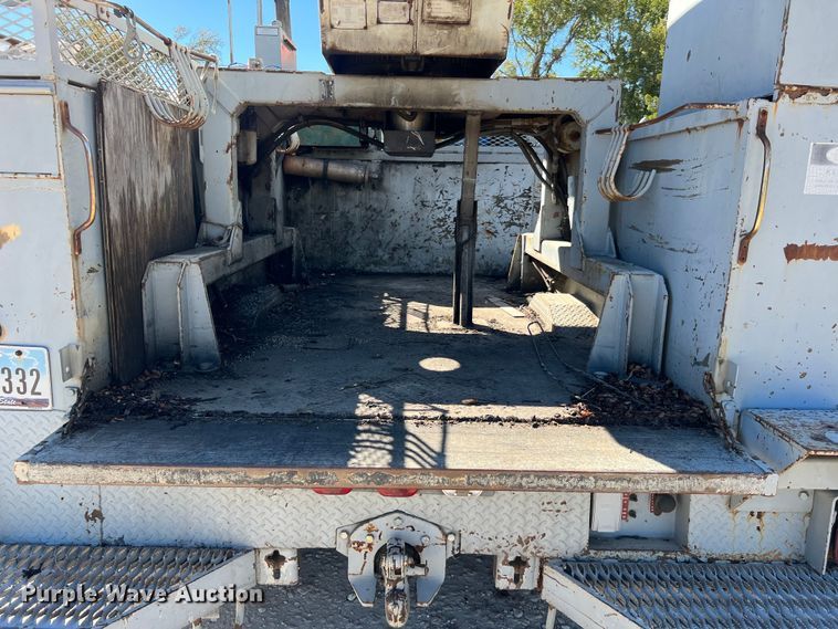 image for item DQ2237 1986 Ford F7000  bucket truck