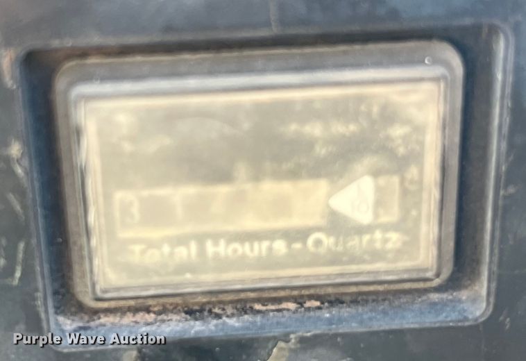 image for item DQ2237 1986 Ford F7000  bucket truck