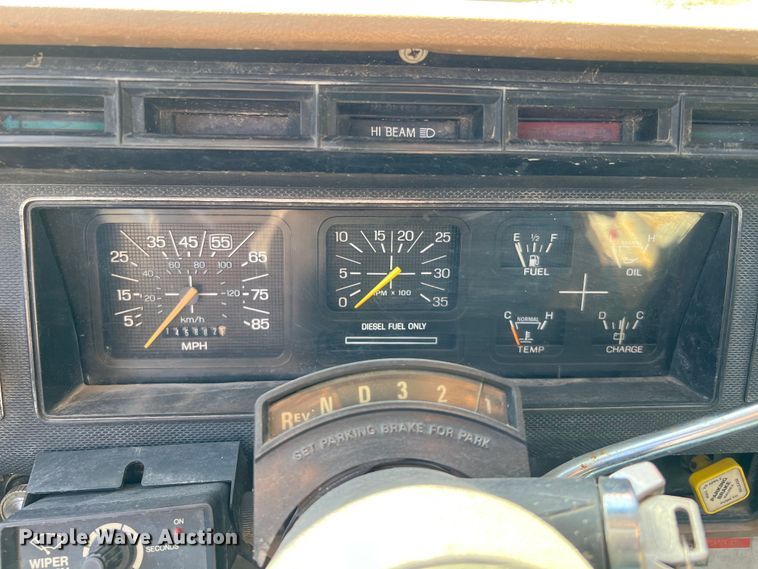 image for item DQ2237 1986 Ford F7000  bucket truck