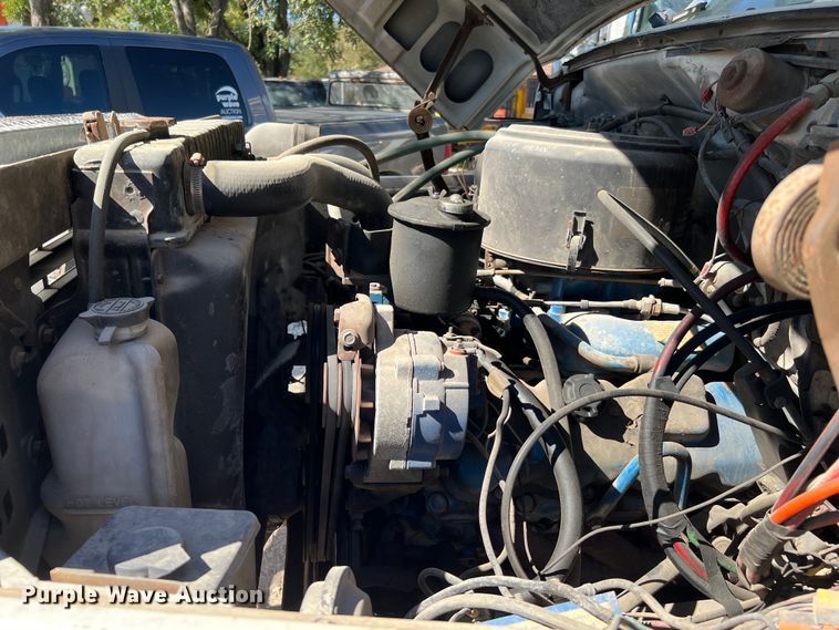 image for item DQ2237 1986 Ford F7000  bucket truck