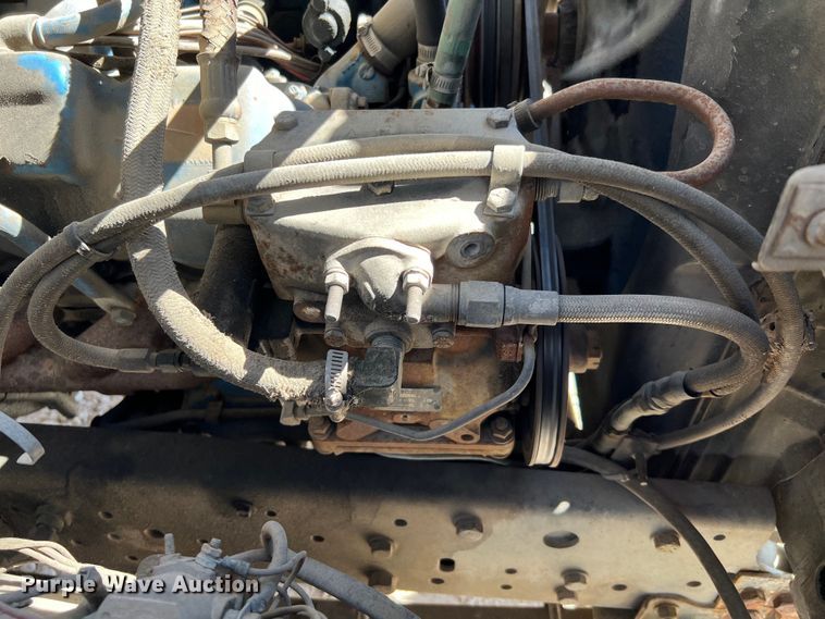 image for item DQ2237 1986 Ford F7000  bucket truck