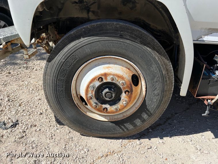 image for item DQ2237 1986 Ford F7000  bucket truck