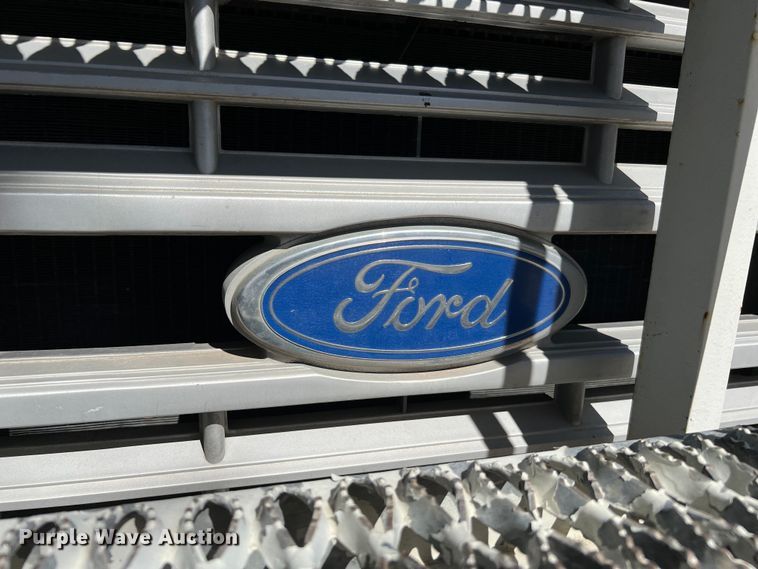 image for item DQ2237 1986 Ford F7000  bucket truck