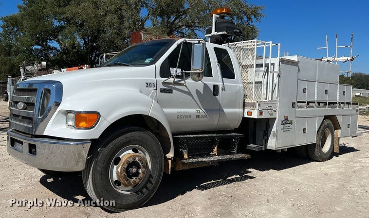 image for item DQ2239 2007 Ford F750 Super Duty  SuperCab utility / service truck