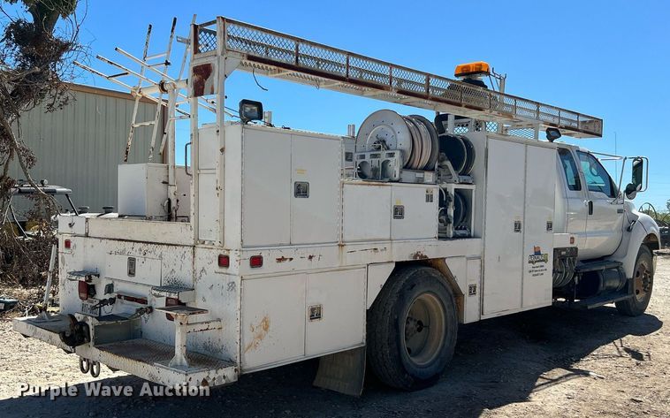 image for item DQ2239 2007 Ford F750 Super Duty  SuperCab utility / service truck