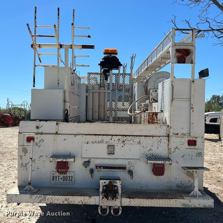 image for item DQ2239 2007 Ford F750 Super Duty  SuperCab utility / service truck